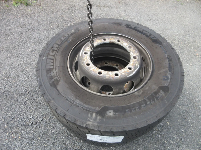 Michelin 315/70R22.5 // 2 X ACHTER BAND MET STAAL WIEL - Шина для Грузовиков: фото 2 Michelin 315/70R22.5 // 2 X ACHTER BAND MET STAAL WIEL - Шина для Грузовиков: фото 2