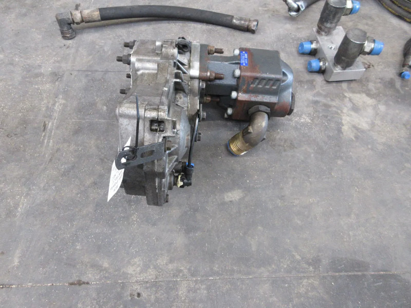 Volvo 21309477 // 20726050 // 21374368 PTO POMP EN TANK VOLVO FH MODEL 2018 - Сцепление и запчасти для Грузовиков: фото 3 Volvo 21309477 // 20726050 // 21374368 PTO POMP EN TANK VOLVO FH MODEL 2018 - Сцепление и запчасти для Грузовиков: фото 3