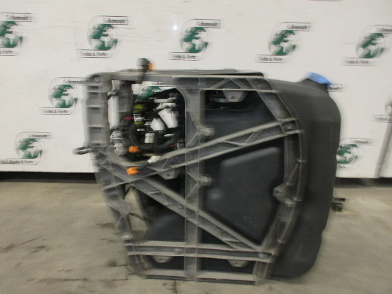 Volvo 23225656 // 24047642 AD BLUE TANK VOLVO FM 330 EURO 6 MODEL 2023 - Топливный бак для Грузовиков: фото 2 Volvo 23225656 // 24047642 AD BLUE TANK VOLVO FM 330 EURO 6 MODEL 2023 - Топливный бак для Грузовиков: фото 2