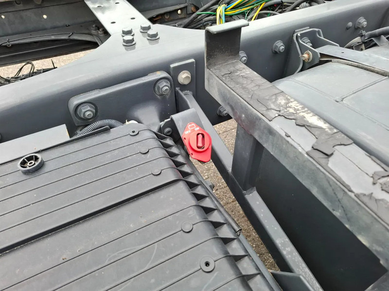 Грузовик-шасси DAF CF75-250 / ADR / ONLY:320740 KM / PTO / INLINER / ALCOA / GOOD CONDITION / MANUAL / EURO-5 / 2011: фото 10 Грузовик-шасси DAF CF75-250 / ADR / ONLY:320740 KM / PTO / INLINER / ALCOA / GOOD CONDITION / MANUAL / EURO-5 / 2011: фото 10