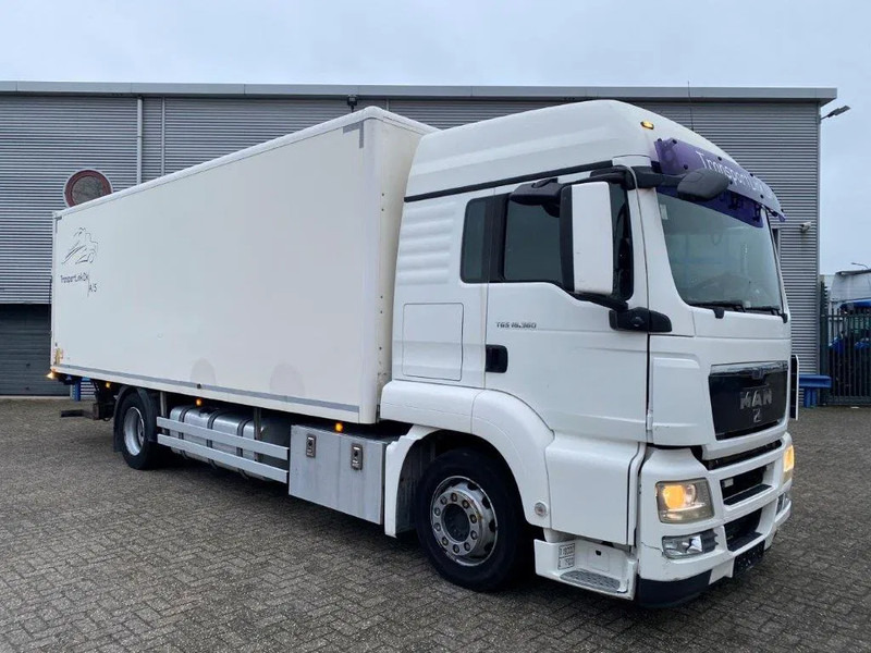 MAN TGS18.360 / HEATED BOX / FULL-AIR / PLATFORM / ONLY:392217 KM / MANUAL / EURO-4 / 2008 - Грузовик с закрытым кузовом: фото 2 MAN TGS18.360 / HEATED BOX / FULL-AIR / PLATFORM / ONLY:392217 KM / MANUAL / EURO-4 / 2008 - Грузовик с закрытым кузовом: фото 2