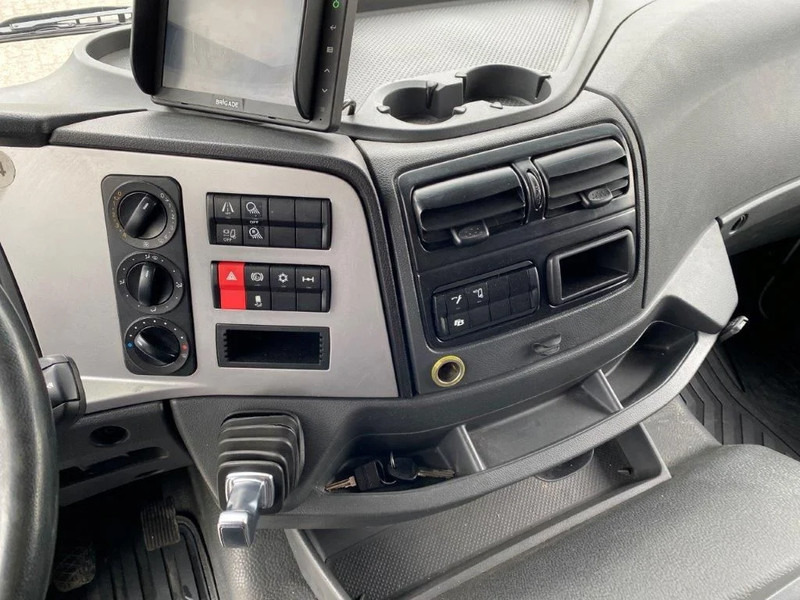 Грузовик с закрытым кузовом Mercedes-Benz ATEGO 1624 / AUTOMATIC / CLOSED BOX / SIDE DOORS / AIRCO / LWDS / FCW / EURO-6 / 2016: фото 18 Грузовик с закрытым кузовом Mercedes-Benz ATEGO 1624 / AUTOMATIC / CLOSED BOX / SIDE DOORS / AIRCO / LWDS / FCW / EURO-6 / 2016: фото 18