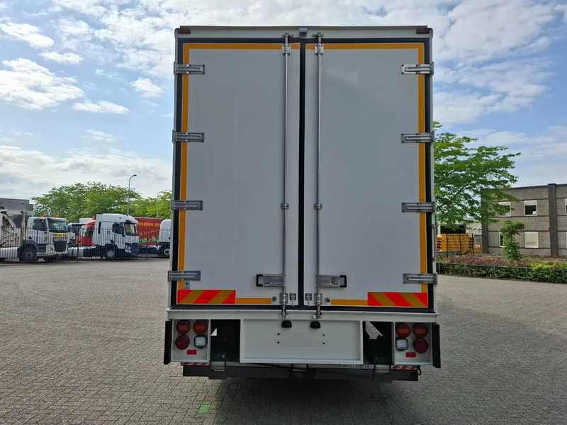 Mercedes-Benz Actros 1843 / GERMAN FLOWER TRUCK / 162021 KM / ISOLATED BOX / COOL & HEATED / NAVI / PLATFORM 1500 KG / TOP CONDITION / FULL-AI - Торговый грузовик: фото 4 Mercedes-Benz Actros 1843 / GERMAN FLOWER TRUCK / 162021 KM / ISOLATED BOX / COOL & HEATED / NAVI / PLATFORM 1500 KG / TOP CONDITION / FULL-AI - Торговый грузовик: фото 4