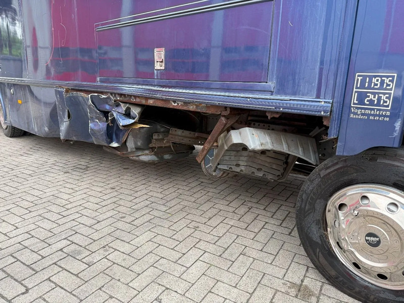 Коневоз Mercedes-Benz Atego 1223 / ENGINE RUNNING / ONLY:159450 KM / HORSETRUCK / HEATED BOX / WATERTANK / LIVING ROOM / EURO-2 / MANUAL / 1998: фото 13