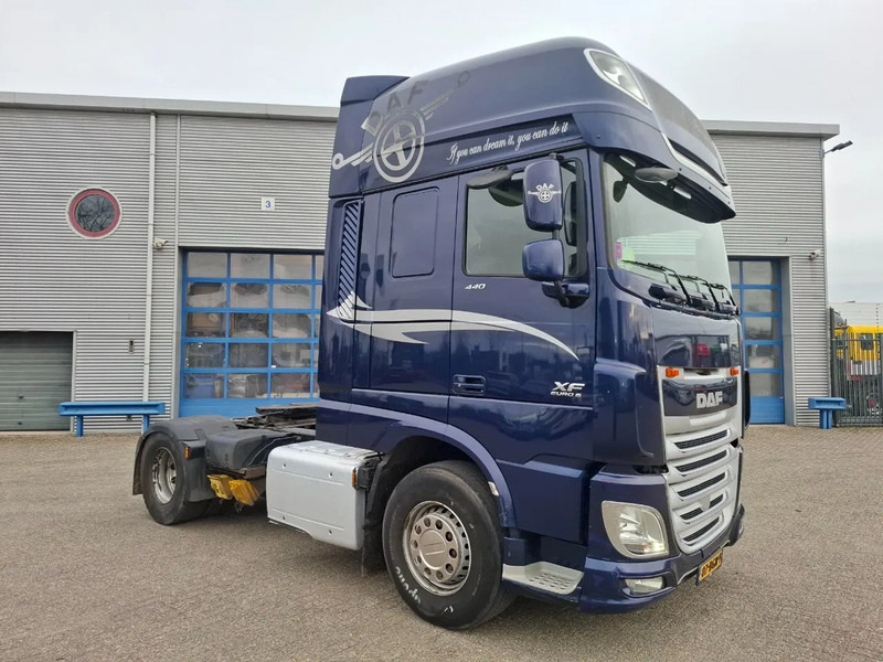 DAF XF106-440 / NL TRUCK / TUV:19-03-2026 / SMART TACHO / ACC / LWDS / FRIDGE / FULL SPOILER / AUTOMATIC / EURO-6 / 2016 - Тягач: фото 2 DAF XF106-440 / NL TRUCK / TUV:19-03-2026 / SMART TACHO / ACC / LWDS / FRIDGE / FULL SPOILER / AUTOMATIC / EURO-6 / 2016 - Тягач: фото 2