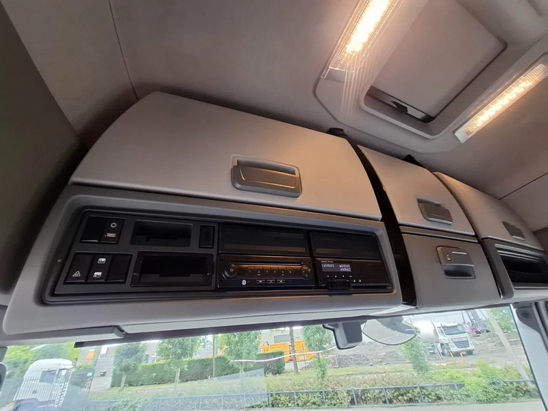 Тягач Renault T460 Comfort / CLEAN NL TRUCK / TUV:12-02-2026 / DOUBLE TANK / ACC / LWDS / FRIDGE / 2XBED / AUTOMATIC / EURO-6 / 2019: фото 17