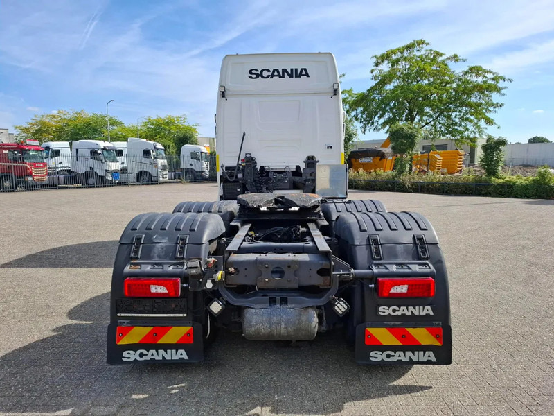 Scania NGS R650 V8 / 6X4 / RETARDER / 2X BIG AXLE / PARKCOOL / DOUBLE TANK / INLINER / FULL-AIR / ALCOA / LEATHER / NAVI / GEN2 V2 / EU - Тягач: фото 4 Scania NGS R650 V8 / 6X4 / RETARDER / 2X BIG AXLE / PARKCOOL / DOUBLE TANK / INLINER / FULL-AIR / ALCOA / LEATHER / NAVI / GEN2 V2 / EU - Тягач: фото 4
