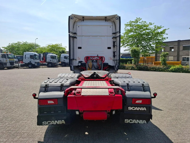 Scania R520 V8 / RETARDER / BOOGIE / FULL-AIR / ACC / LWDS / LEATHER / NAVI / XENON / FRIDGE / AUTOMATIC / EURO-6 / 2015 - Тягач: фото 4 Scania R520 V8 / RETARDER / BOOGIE / FULL-AIR / ACC / LWDS / LEATHER / NAVI / XENON / FRIDGE / AUTOMATIC / EURO-6 / 2015 - Тягач: фото 4