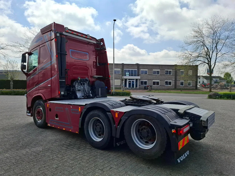 Volvo FH4-540 / 6X4 / BIG AXLE / HYDRAULICS / VEB+ / DYNAMIC STEERING / NAVI / ACC / LWDS / FULL-AIR / LEATHER / AUTOMATIC / EURO-6 / - Тягач: фото 3 Volvo FH4-540 / 6X4 / BIG AXLE / HYDRAULICS / VEB+ / DYNAMIC STEERING / NAVI / ACC / LWDS / FULL-AIR / LEATHER / AUTOMATIC / EURO-6 / - Тягач: фото 3