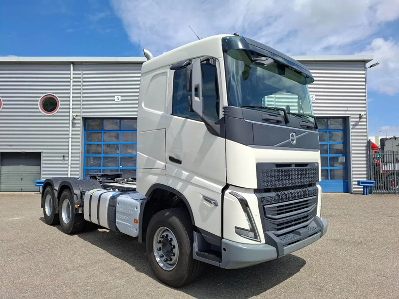 Volvo FH5-500 / 6X4 / RETARDER / HYDRAULICS / ONLY:46190 KM / BIG AXLE / 52 TON / VEB+ / ACC / LWDS / TOP CONDITION / AUTOMATIC / EURO - Тягач: фото 2 Volvo FH5-500 / 6X4 / RETARDER / HYDRAULICS / ONLY:46190 KM / BIG AXLE / 52 TON / VEB+ / ACC / LWDS / TOP CONDITION / AUTOMATIC / EURO - Тягач: фото 2