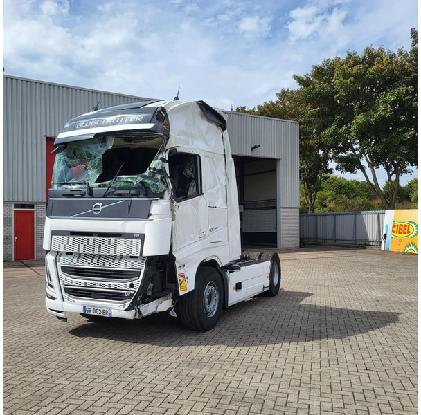 Volvo FH5-500 XL / ENGINE RUNNING / VEB+ / I-PARKCOOL / ONLY:349717 KM / I-SAVE / ACC / LWDS / SIDESKIRTS / AUTOMATIC / EURO-6 / 2023 - Тягач: фото 1 Volvo FH5-500 XL / ENGINE RUNNING / VEB+ / I-PARKCOOL / ONLY:349717 KM / I-SAVE / ACC / LWDS / SIDESKIRTS / AUTOMATIC / EURO-6 / 2023 - Тягач: фото 1