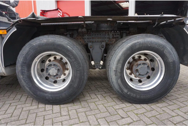 Фото интерьера 1: Лесовоз, Автоманипулятор Volvo FH16-750 / ENGINE RUNNING / 6x4 / RETARDER / BIG AXLE / VEB+ / PALFINGER FD250 / EURO-6 / 2016