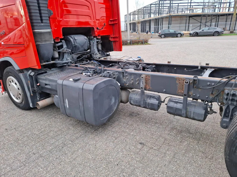 Грузовик-шасси Volvo FH16-750 / VEB+ / ONLY:349761 KM / 9TON FRONT AXLE / INLINER / TECHNICAL 60TON / FULL-AIR / AUTOMATIC / EURO-6 / 2016: фото 8 Грузовик-шасси Volvo FH16-750 / VEB+ / ONLY:349761 KM / 9TON FRONT AXLE / INLINER / TECHNICAL 60TON / FULL-AIR / AUTOMATIC / EURO-6 / 2016: фото 8