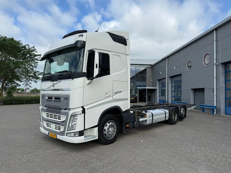 Грузовик-контейнеровоз/ Сменный кузов Volvo FH4-420 / NL TRUCK / DOUBLE TANK / PARKCOOL / BDF / VEB? / LWDS / FRIDGE / FULL-AIR / LIFT AXLE / AUTOMATIC / EURO-6 / 2016: фото 1