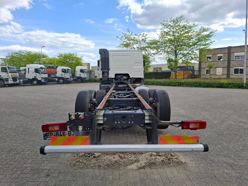 Volvo FM13-420 / VEB+ / LIFT+LENKACHSE / INLINER / AIRCO / AUTOMATIC / EURO-5 / 2011 - Грузовик-шасси: фото 4 Volvo FM13-420 / VEB+ / LIFT+LENKACHSE / INLINER / AIRCO / AUTOMATIC / EURO-5 / 2011 - Грузовик-шасси: фото 4