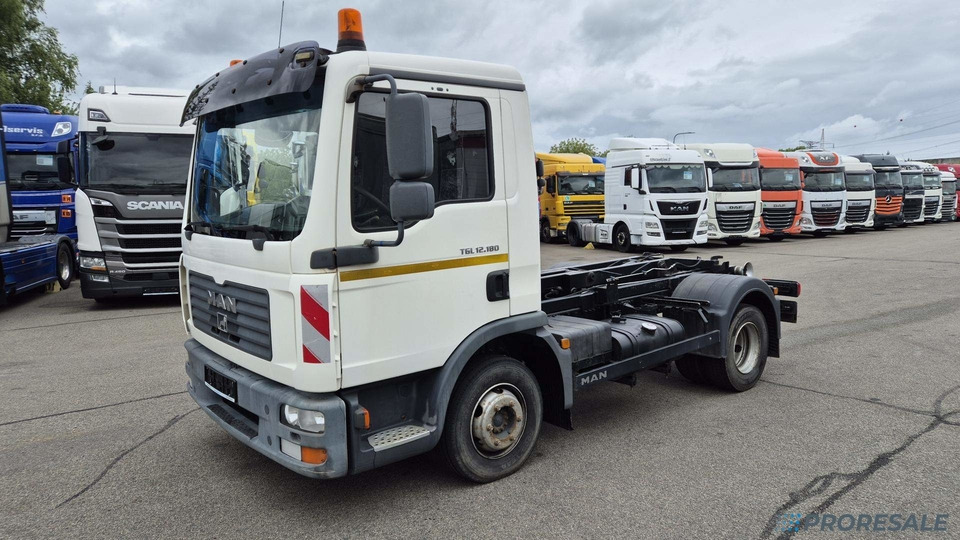 MAN TGL 12.180 4x2 BB EURO 3 - Hákový nosič kontejnerů - Крюковой мультилифт: фото 2 MAN TGL 12.180 4x2 BB EURO 3 - Hákový nosič kontejnerů - Крюковой мультилифт: фото 2