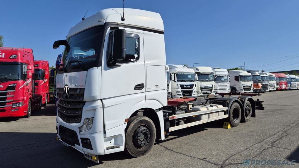 MERCEDES-BENZ ACTROS 2546 L 6X2 EURO 6 - pro přepravu BDF - Грузовик-контейнеровоз/ Сменный кузов: фото 2 MERCEDES-BENZ ACTROS 2546 L 6X2 EURO 6 - pro přepravu BDF - Грузовик-контейнеровоз/ Сменный кузов: фото 2