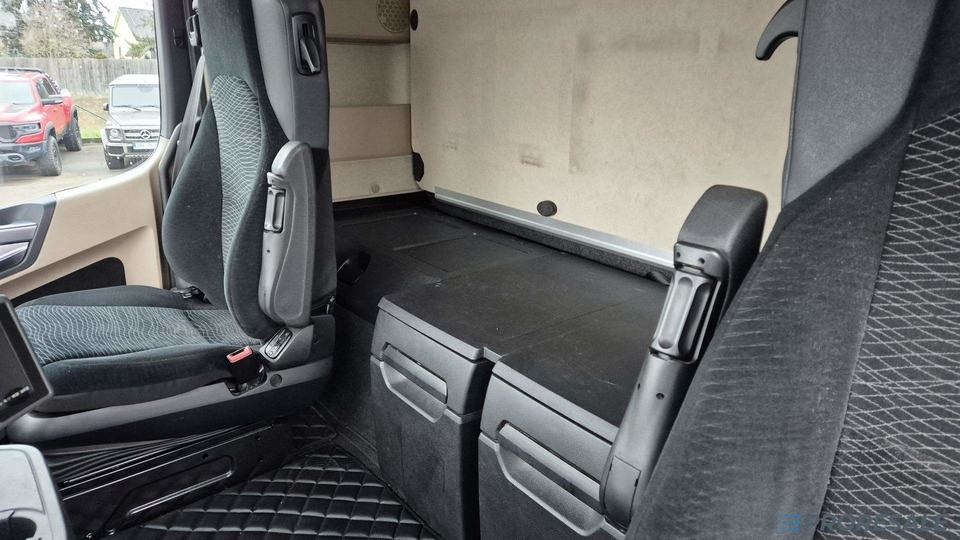 MERCEDES-BENZ ACTROS 1851 GIGA EURO 6 - Тягач: фото 5 MERCEDES-BENZ ACTROS 1851 GIGA EURO 6 - Тягач: фото 5