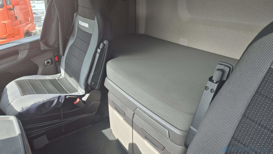 SCANIA S500 N323 NGS TOP LINE LOW DECK EURO 6 - Тягач: фото 5 SCANIA S500 N323 NGS TOP LINE LOW DECK EURO 6 - Тягач: фото 5