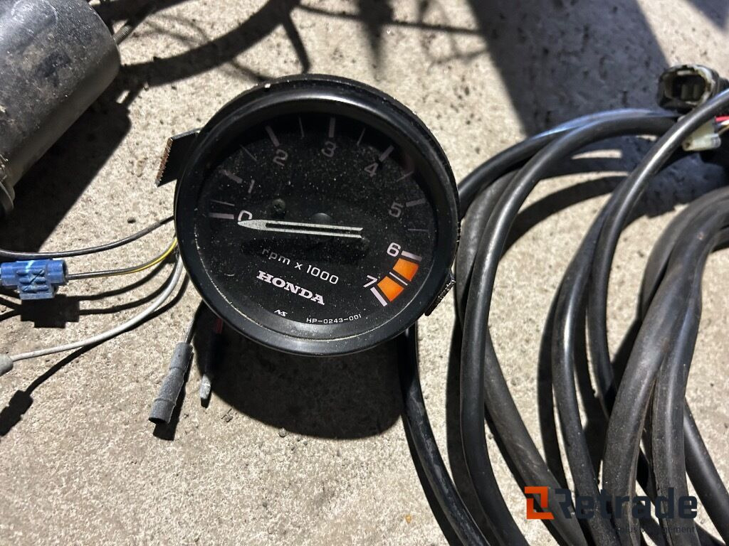 Другая техника 2002 Båtmotor Honda 130 hk Four Stroke: фото 12 Другая техника 2002 Båtmotor Honda 130 hk Four Stroke: фото 12