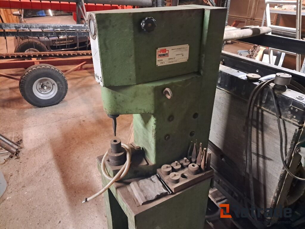 Nittemaskine Pmd Piccinotti Vis 3 M. diverse matricer - Промышленное оборудование: фото 4 Nittemaskine Pmd Piccinotti Vis 3 M. diverse matricer - Промышленное оборудование: фото 4