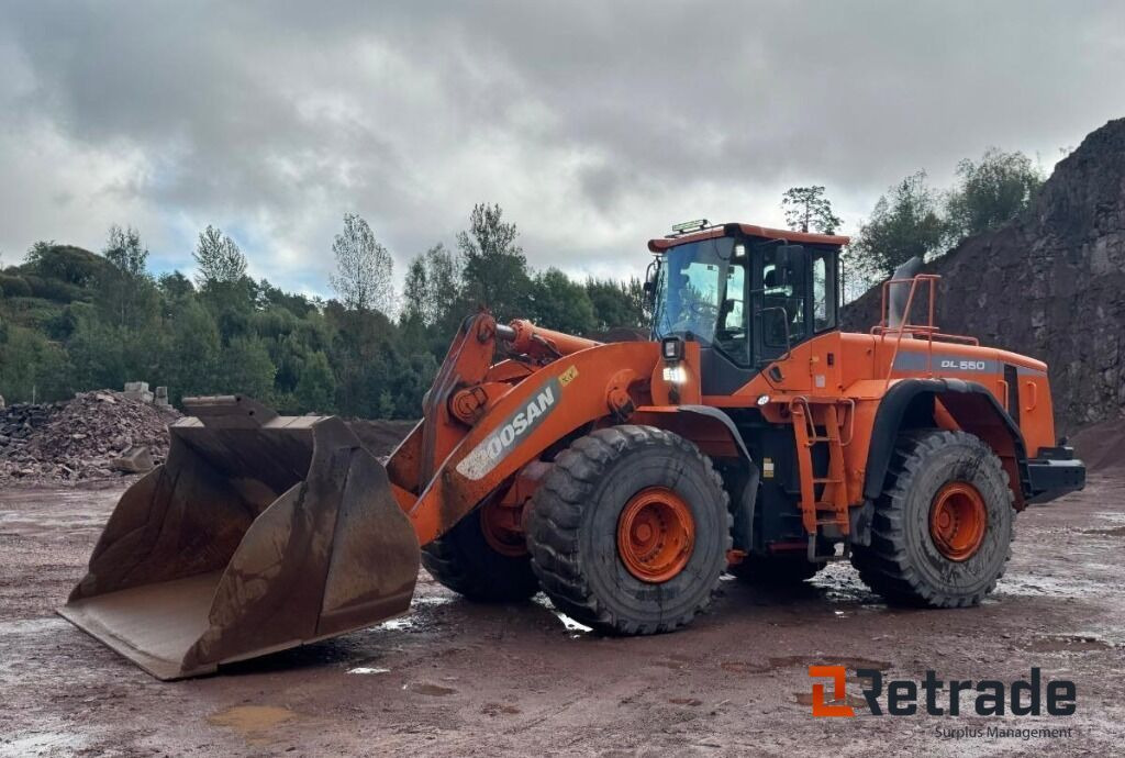 Doosan DL550-3 - Строительная техника: фото 1 Doosan DL550-3 - Строительная техника: фото 1