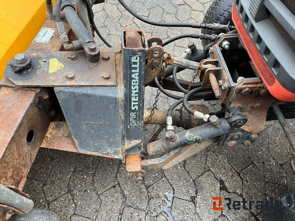 Коммунальный трактор, Подметально-уборочная машина Traktor Kubota B2100   4WD: фото 13