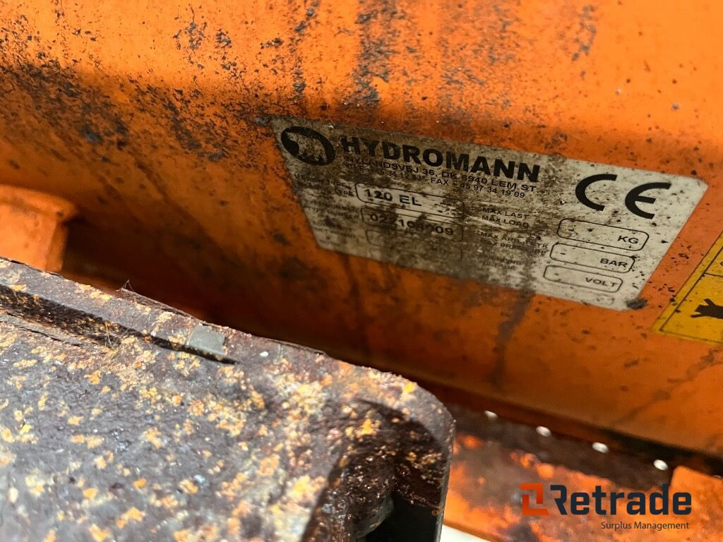 Коммунальный трактор, Подметально-уборочная машина Traktor Kubota B2100   4WD: фото 7