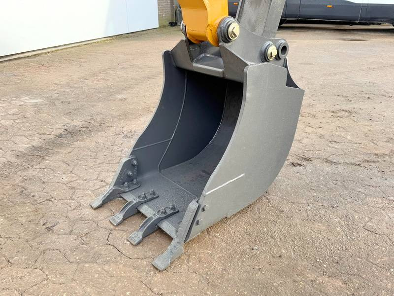 Экскаватор-погрузчик Case 570SV 4WD - 4/1 Bucket / Telescopic Boom / AC: фото 17