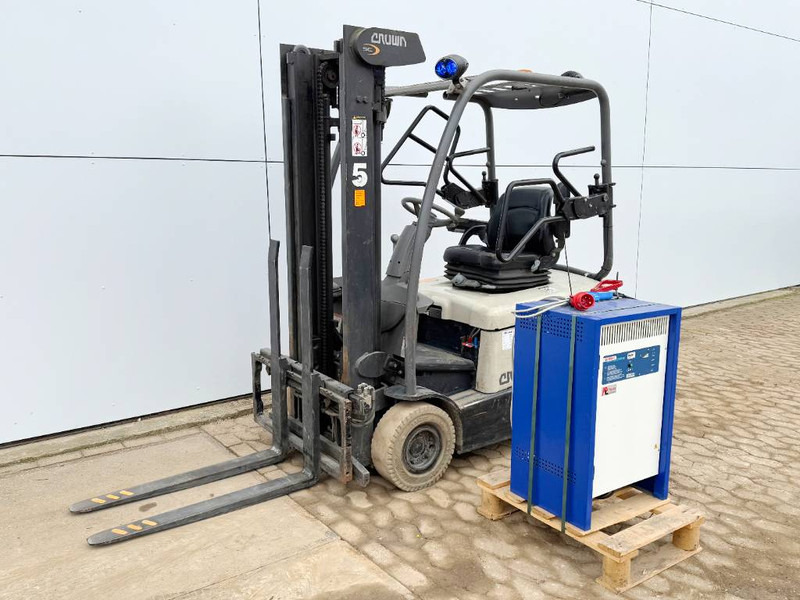 Crown SC4240-1.6 - Duplex / Side Shift / Dutch Machine - Электропогрузчик: фото 1 Crown SC4240-1.6 - Duplex / Side Shift / Dutch Machine - Электропогрузчик: фото 1