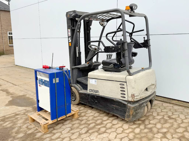 Crown SC4240-1.6 - Duplex / Side Shift / Dutch Machine - Электропогрузчик: фото 3 Crown SC4240-1.6 - Duplex / Side Shift / Dutch Machine - Электропогрузчик: фото 3