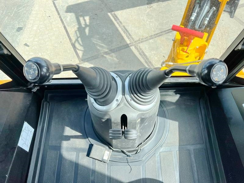 Новый Экскаватор-погрузчик JCB 3DX / 3CX Plus 4WD - 4/1 Bucket / Hammer Lines: фото 7 Новый Экскаватор-погрузчик JCB 3DX / 3CX Plus 4WD - 4/1 Bucket / Hammer Lines: фото 7