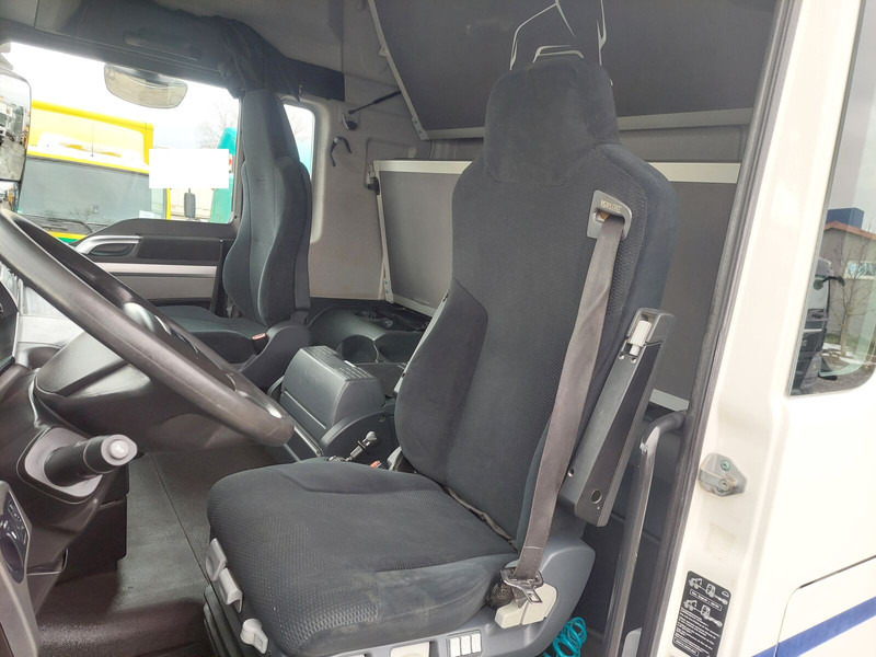 Грузовик для транспортировки пищевых продуктов MAN TGX 35.440 Silo Euro 6 8x4 Lift+Lenk Klima (5): фото 16