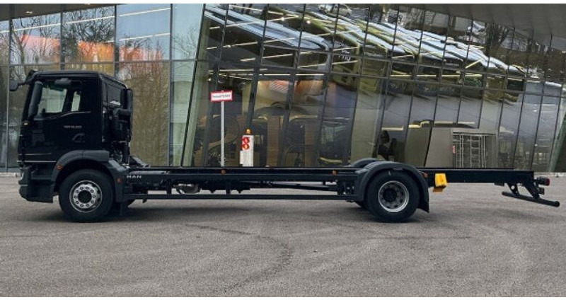 MAN TGM 18.320 4x2BL CH Fahrgestell Euro 6 Rechtslenker NEU - Грузовик-шасси: фото 5 MAN TGM 18.320 4x2BL CH Fahrgestell Euro 6 Rechtslenker NEU - Грузовик-шасси: фото 5