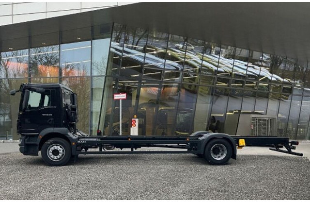 MAN TGM 18.320 TGM 18.320 4x2 BL CH Fahrgestell Euro 6 Rechtslenker - Грузовик-шасси: фото 5 MAN TGM 18.320 TGM 18.320 4x2 BL CH Fahrgestell Euro 6 Rechtslenker - Грузовик-шасси: фото 5