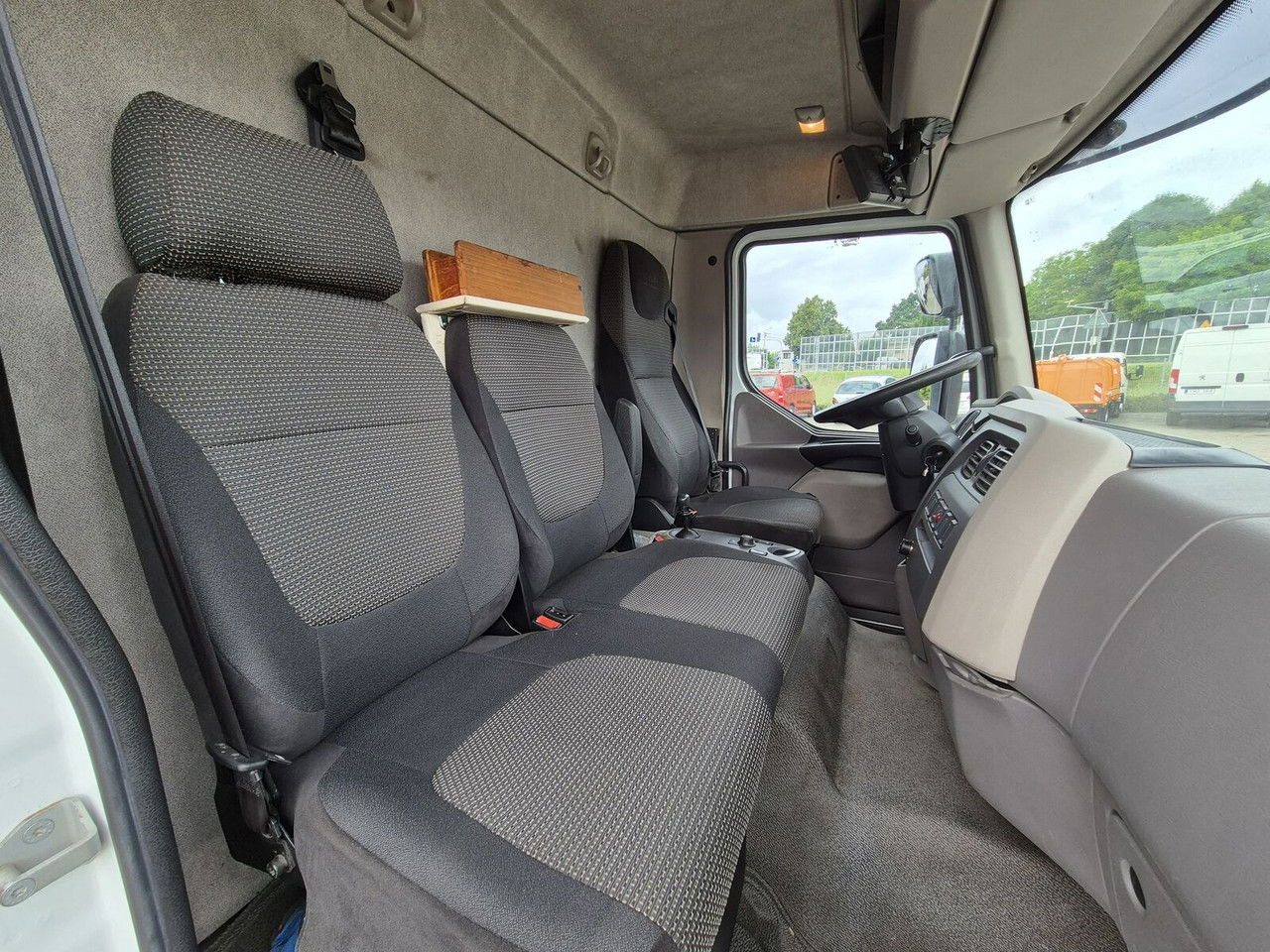 Грузовик с закрытым кузовом DAF LF 250 FA / 3 Seats / Works Great: фото 25