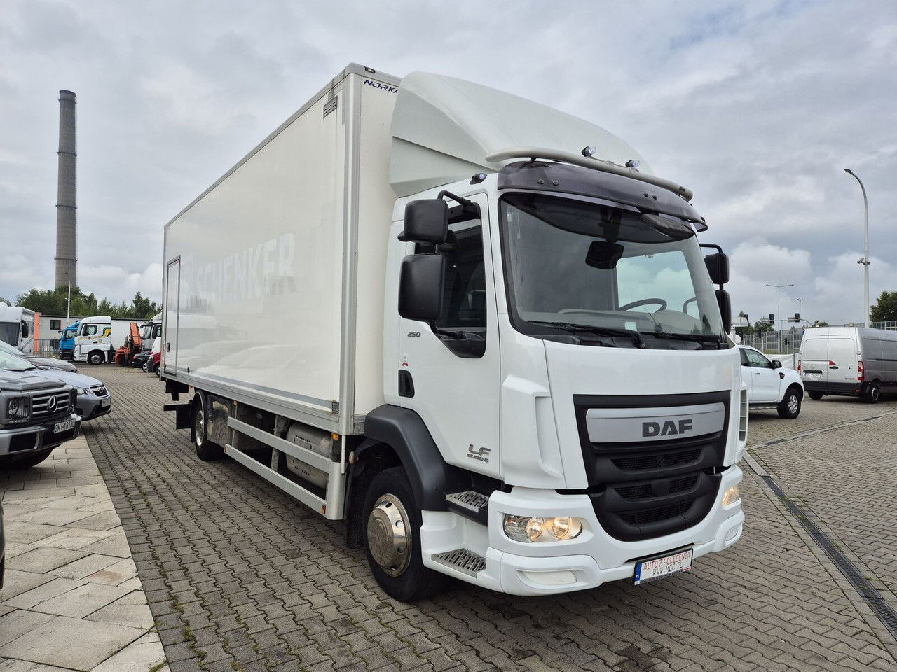 DAF LF 250 FA / Euro 6 / 18 EP / 3 Seats / 1 Owner - Грузовик с закрытым кузовом: фото 4 DAF LF 250 FA / Euro 6 / 18 EP / 3 Seats / 1 Owner - Грузовик с закрытым кузовом: фото 4