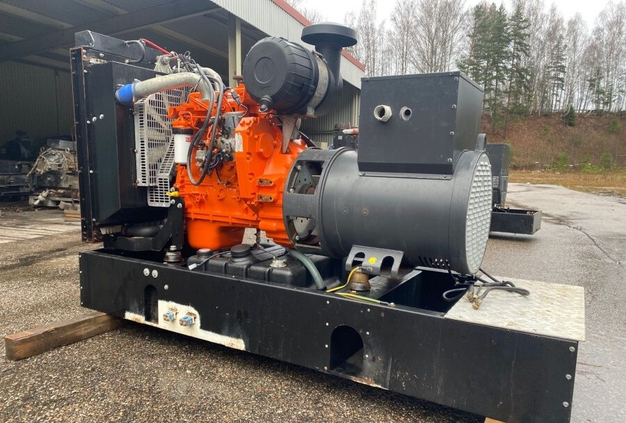 Diversen ECP34 2S4 - Iveco Engine,126kVA,New oils, filters, Mecc Alte ECP34 2S4 - Электрогенератор: фото 1 Diversen ECP34 2S4 - Iveco Engine,126kVA,New oils, filters, Mecc Alte ECP34 2S4 - Электрогенератор: фото 1