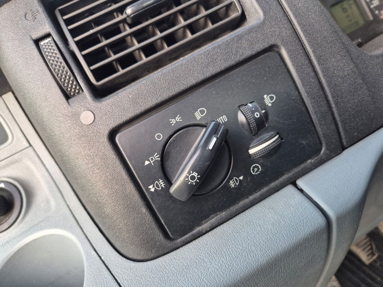 Ford Transit 350 2.4 TDCi / HDS Hiab / 1 Owner / Serviced в лизинг Ford Transit 350 2.4 TDCi / HDS Hiab / 1 Owner / Serviced: фото 29