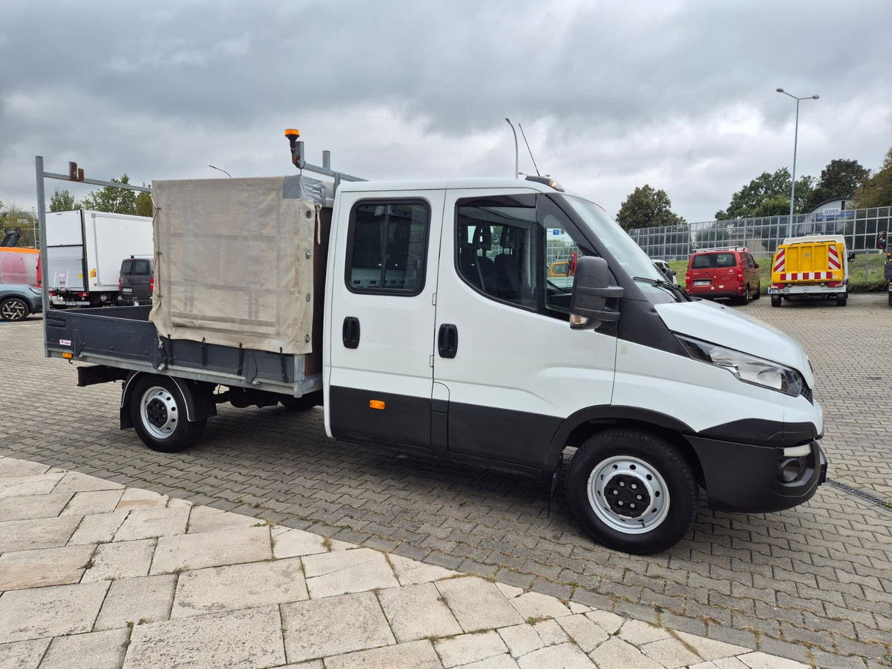 Iveco Daily 35 35S15 / Doka / 1 Owner / LOW KM / 7 Seats - Малотоннажный бортовой грузовик: фото 5 Iveco Daily 35 35S15 / Doka / 1 Owner / LOW KM / 7 Seats - Малотоннажный бортовой грузовик: фото 5