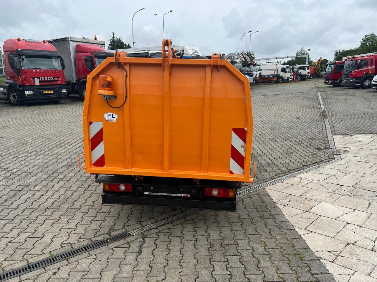 Mitsubishi Canter Fuso 3S13 AMT / Presscontainer / LOW KM / Super Condition - Мусоровоз: фото 5 Mitsubishi Canter Fuso 3S13 AMT / Presscontainer / LOW KM / Super Condition - Мусоровоз: фото 5