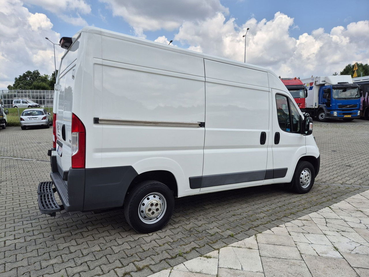 Цельнометаллический фургон Peugeot Boxer 335 2.0 HDI / Webasto / L2H2 / 1 Owner: фото 8
