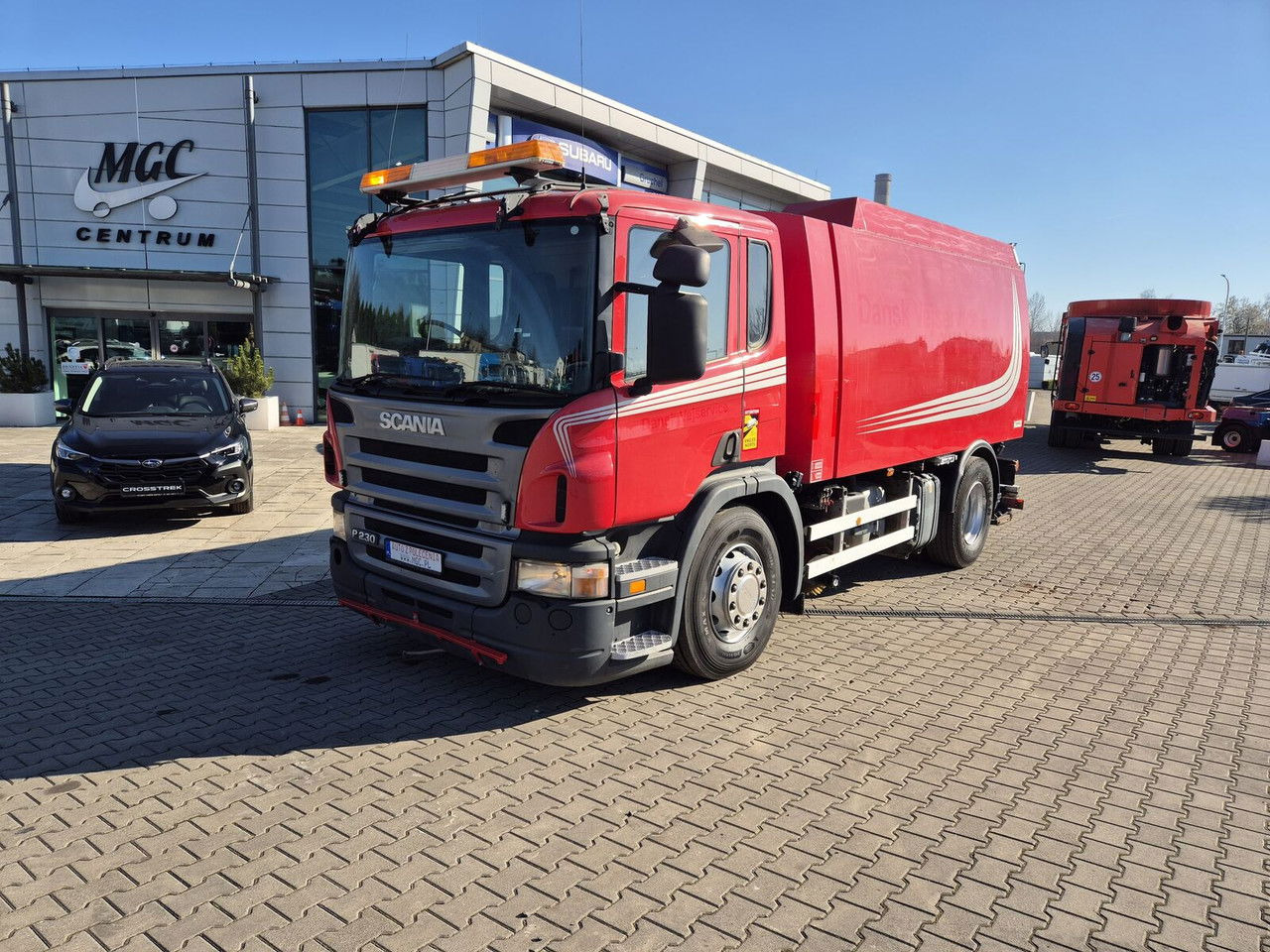 Scania P230 4X2 / Sweeper / Johnston VX800 / Sprayer / LOW Mileage / - Подметально-уборочная машина: фото 1 Scania P230 4X2 / Sweeper / Johnston VX800 / Sprayer / LOW Mileage / - Подметально-уборочная машина: фото 1