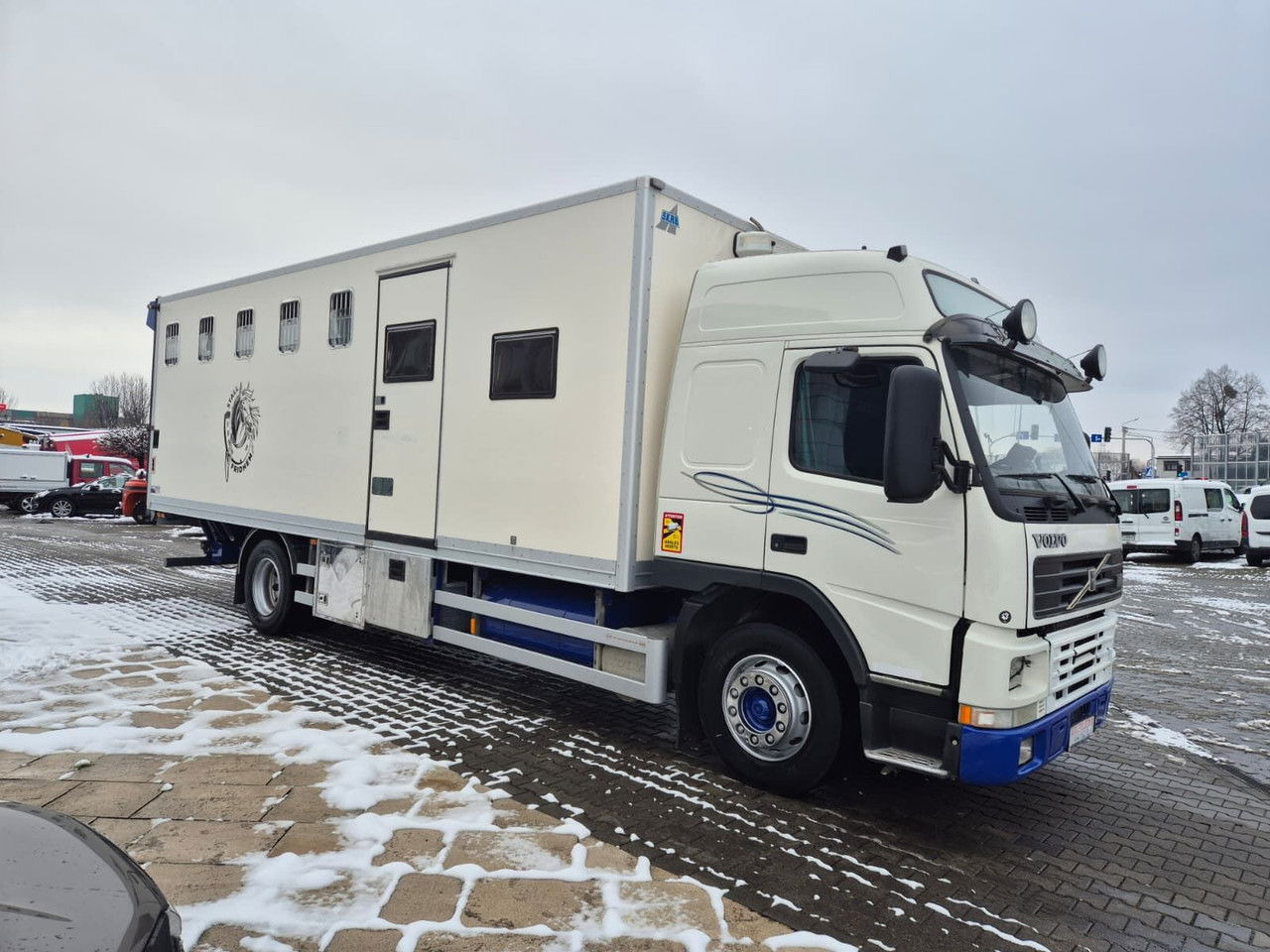 VOLVO FM 7 5 Horses / 3 People Live Cabin / 1 Owner / Serviced - Коневоз: фото 5 VOLVO FM 7 5 Horses / 3 People Live Cabin / 1 Owner / Serviced - Коневоз: фото 5