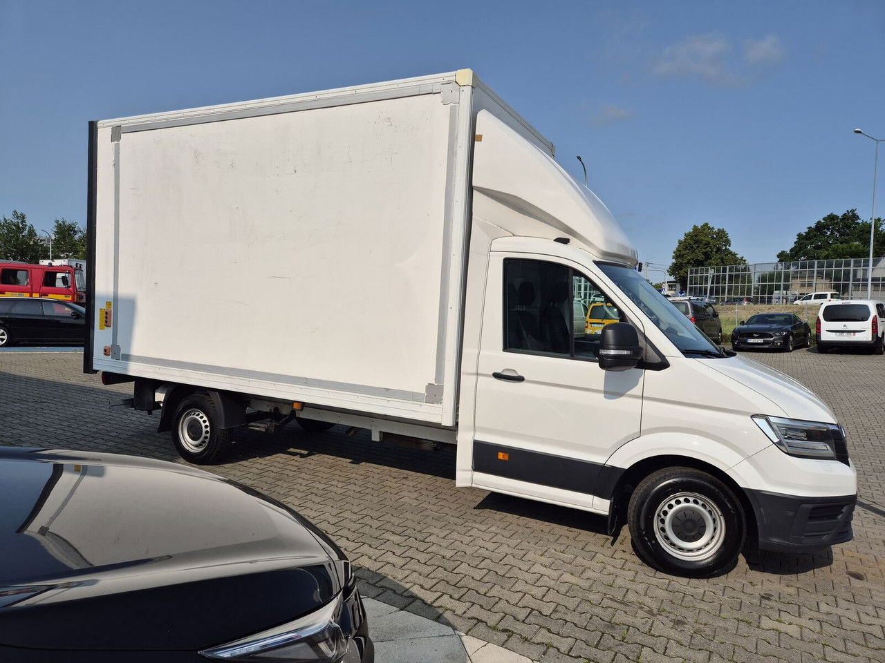 Volkswagen Crafter 2.0 TDI 177HP / High Container / Lift 750KG / Super Cond - Фургон с закрытым кузовом: фото 2 Volkswagen Crafter 2.0 TDI 177HP / High Container / Lift 750KG / Super Cond - Фургон с закрытым кузовом: фото 2