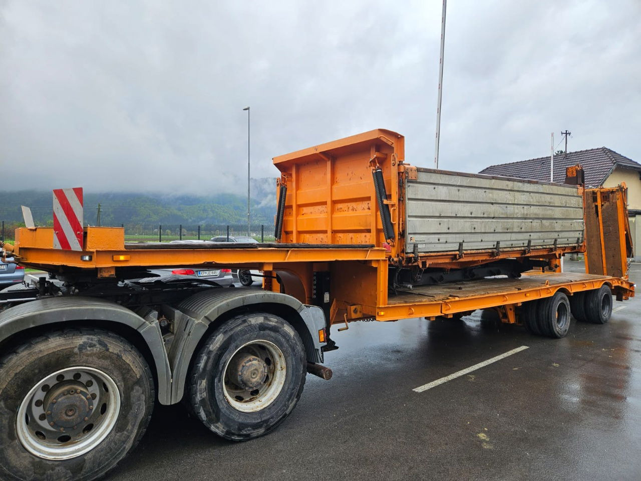 Diversen PN 22T02L Lowdeck 2-Axle Trailer - spring - hydr. ramp - Низкорамный полуприцеп: фото 1 Diversen PN 22T02L Lowdeck 2-Axle Trailer - spring - hydr. ramp - Низкорамный полуприцеп: фото 1