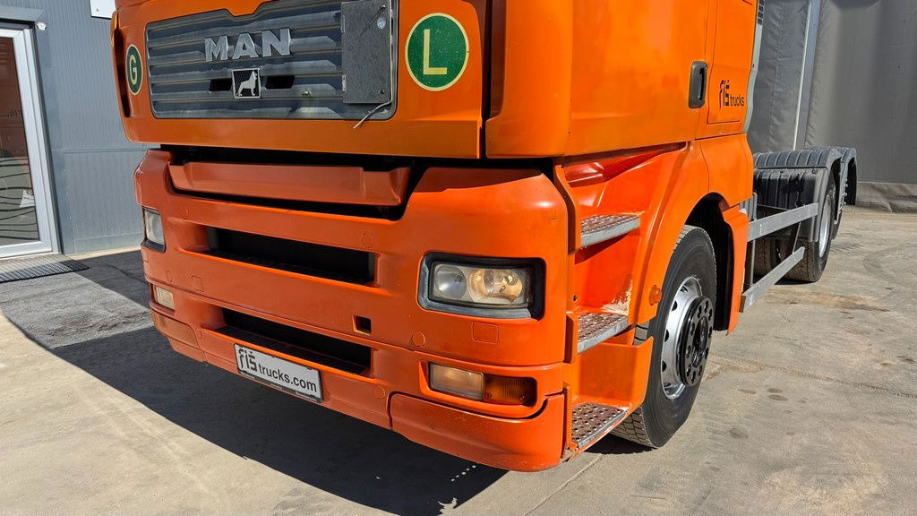 MAN TGA 26.460 6X2 chassis - lifitng axle - Грузовик-шасси: фото 2 MAN TGA 26.460 6X2 chassis - lifitng axle - Грузовик-шасси: фото 2