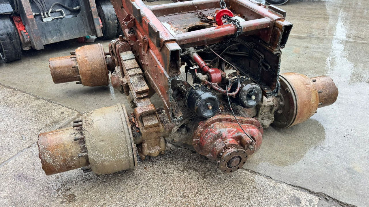 Mercedes-Benz 13TON Double Axles 6X4 - Ось и запчасти для Грузовиков: фото 3 Mercedes-Benz 13TON Double Axles 6X4 - Ось и запчасти для Грузовиков: фото 3