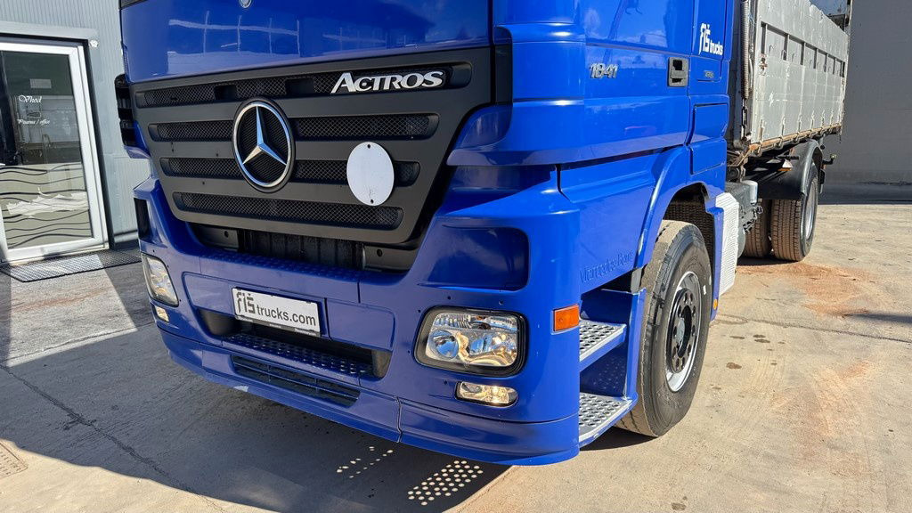 Mercedes-Benz Actros 1841 L 4x2 tipper - tarpaulin - euro 5 - Самосвал: фото 2 Mercedes-Benz Actros 1841 L 4x2 tipper - tarpaulin - euro 5 - Самосвал: фото 2
