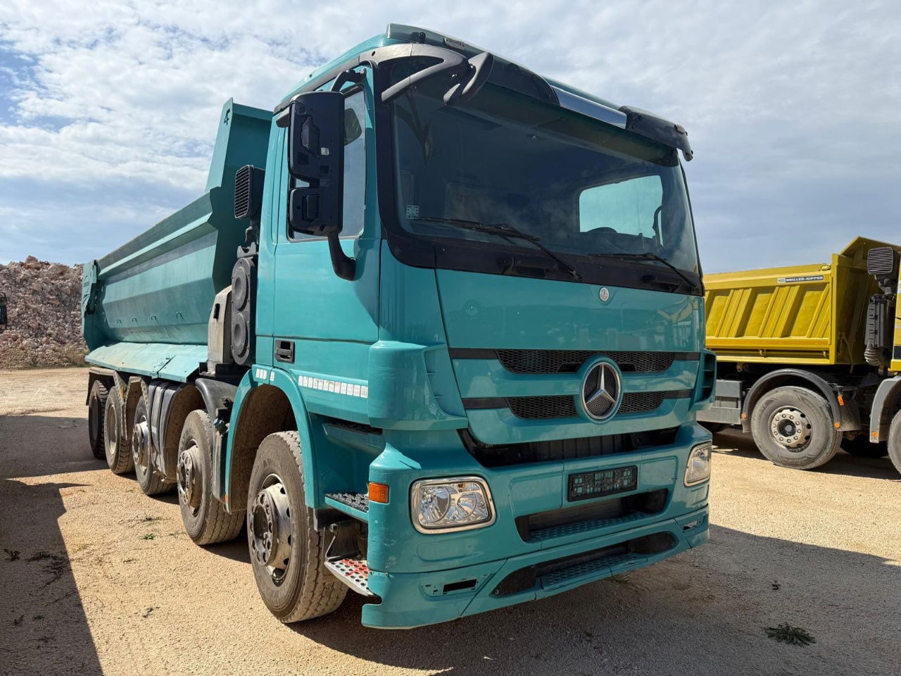 Mercedes-Benz Actros 4448 10x4 mulda tipper - euro 5 - lifting axle - Самосвал: фото 1 Mercedes-Benz Actros 4448 10x4 mulda tipper - euro 5 - lifting axle - Самосвал: фото 1
